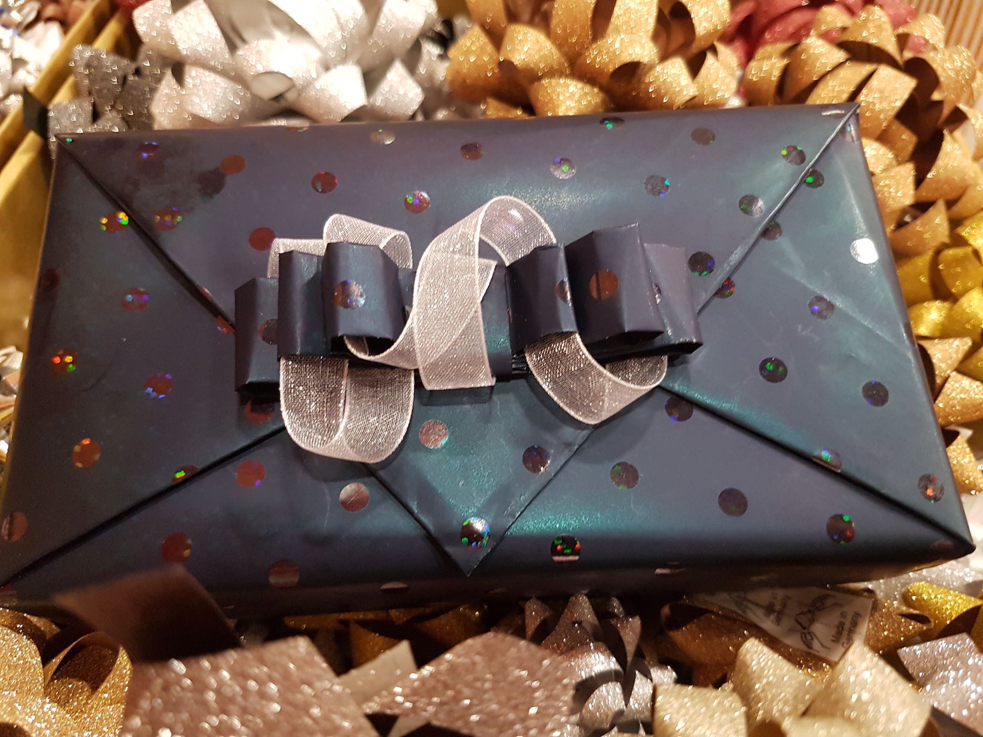 Windmill Distributors Gift Wrap Rolls, Wrapping paper, Packaging